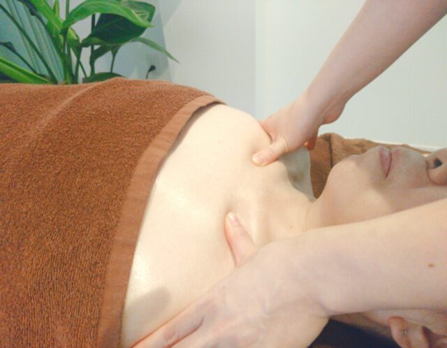 デコルテまでが顔です